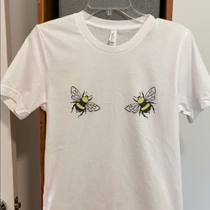 NWOT BUMBLEBEE BELLA CANVAS WHITE TSHIRT (sz S)